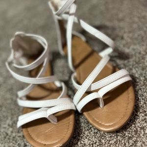 LUFFYMOMO White Gladiator Sandals Women’s Size 8.